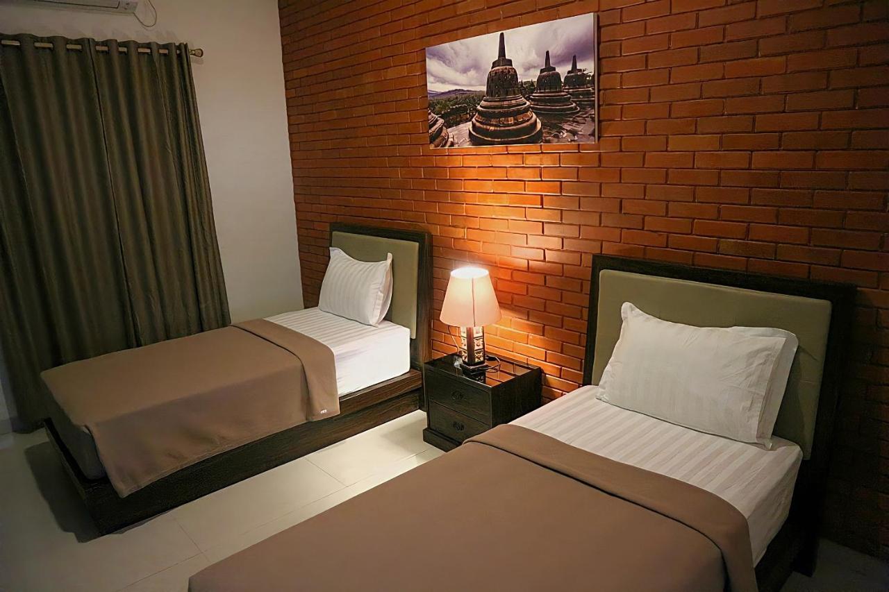 Omah Watu Homestay Yogyakarta Exterior foto